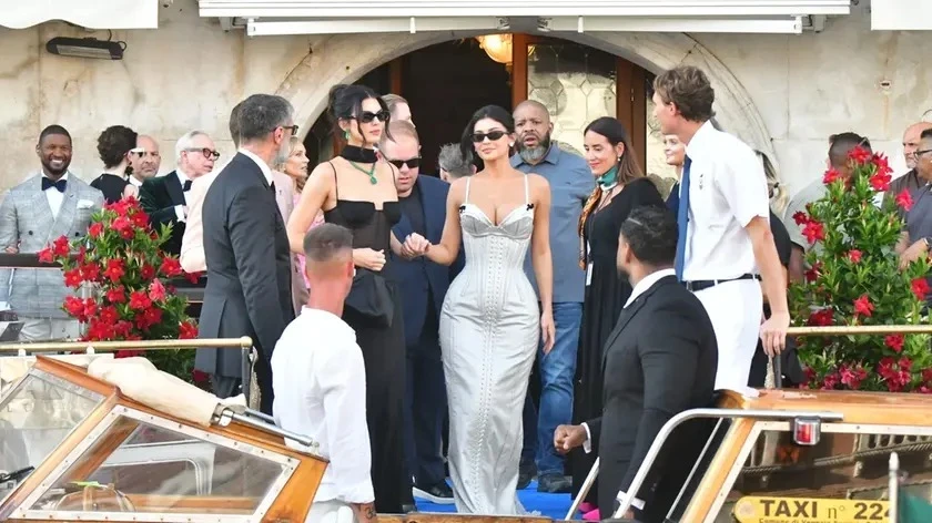 Charlize Theron esclusa matrimonio Bezos